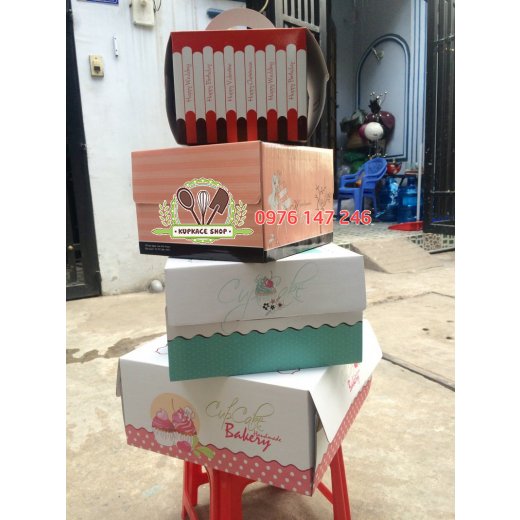 Hộp bánh kem kèm đế 25cm