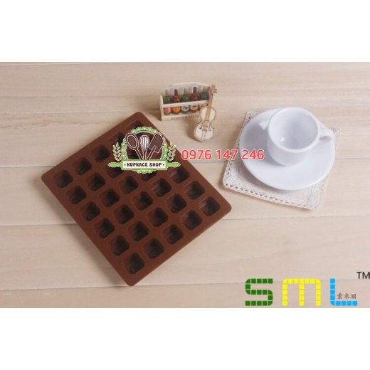 Khuôn silicon 26 chữ cái + 4 ô trống Khuôn silicon 26 chữ cái + 4 ô trống