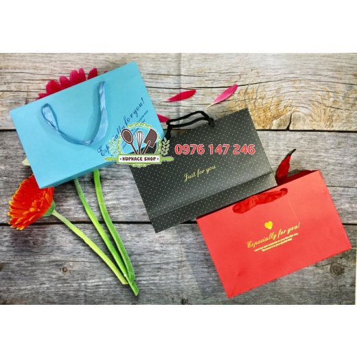 Hộp quà chữ nhật 12 ô + túi + gấu Hộp quà chữ nhật 12 ô + túi + gấu