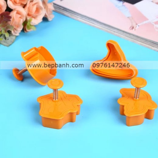 Bộ nhấn nhựa lò xo 4 halloween Bộ nhấn nhựa lò xo 4 halloween