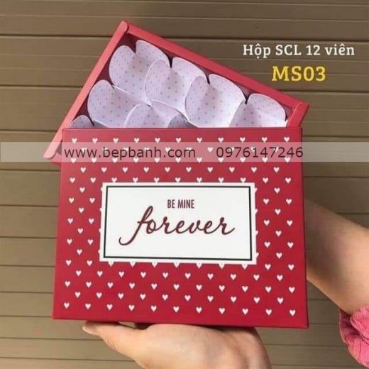 Hộp quà 12 ô tim nhí kèm giỏ thiệp Hộp quà 12 ô tim nhí kèm giỏ thiệp