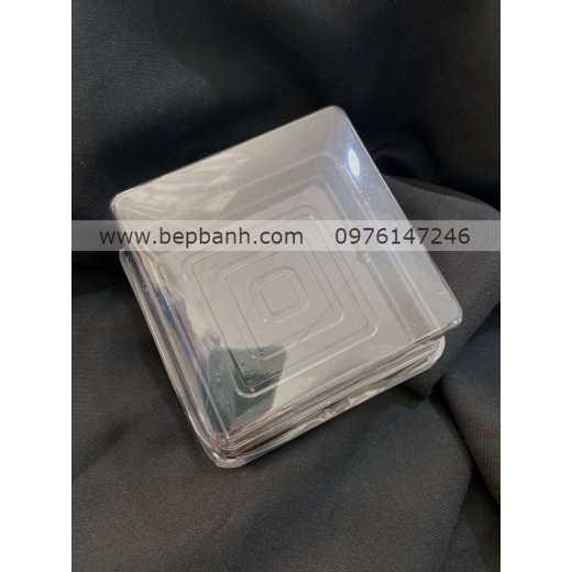Hộp nhựa nắp đậy vuông bánh 150gr