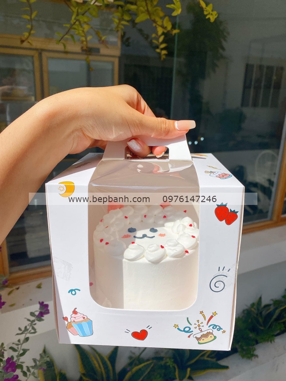 Hộp bánh kem kèm đế size 16cm