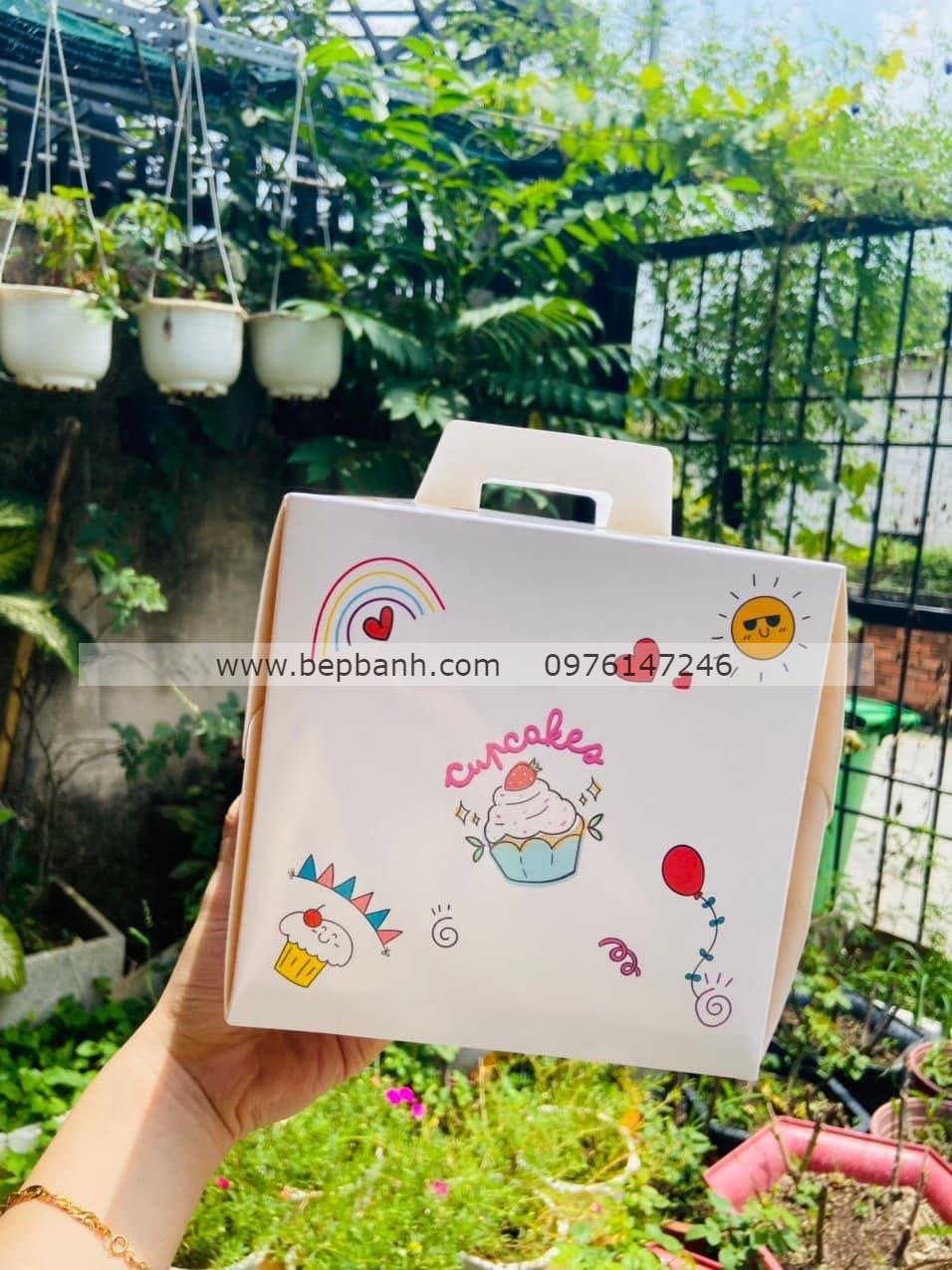 Hộp bánh kem kèm đế size 16cm