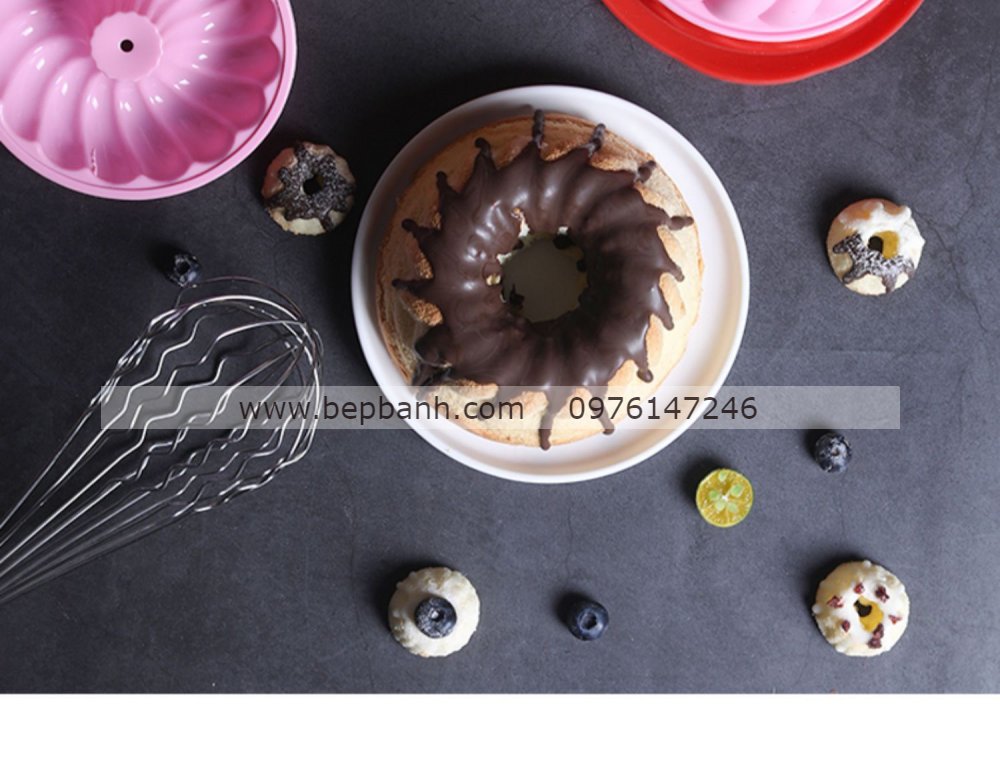 Khuôn silicon tròn bí có lõi 13cm Khuôn silicon tròn bí có lõi 13cm