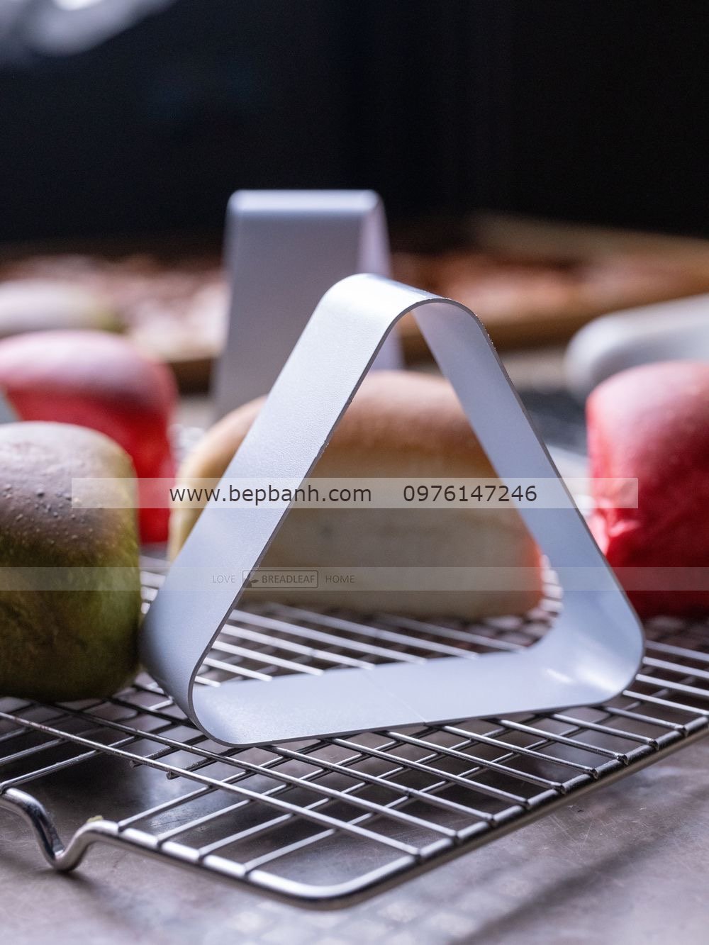 Khuôn bánh mì tam giác onigiri