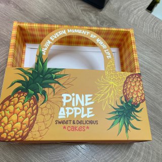 Hộp giấy bánh dứa Nữ Hoàng 